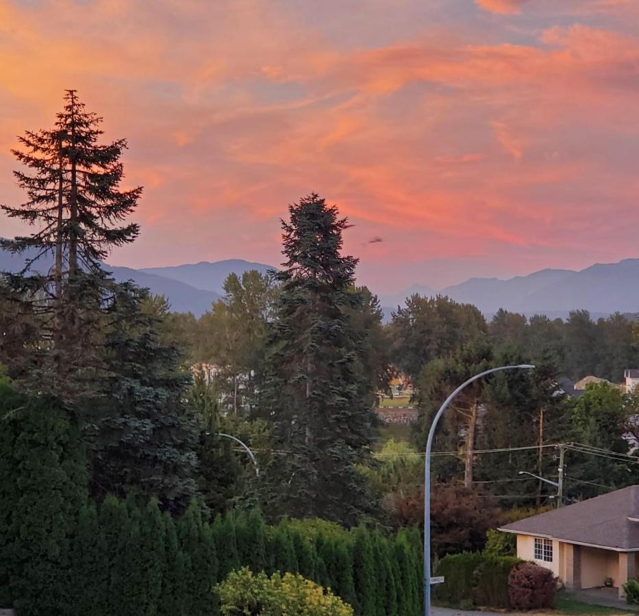 Mountain Retreat 3 Bedroom Garden House Near Heritage Park, Coliseum , Hwy 1, Fishing, Cultus Lake Chilliwack Εξωτερικό φωτογραφία